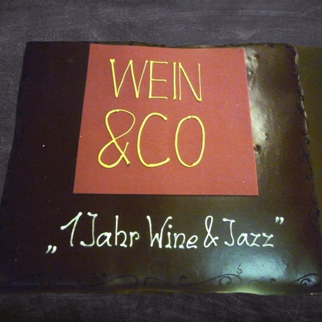 Quadratische Schokoladentorte für die Firmenfeier von Wine & Jazz von Wein & Co.