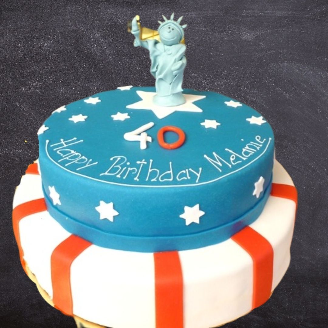 Die zweistöckige Torte mit Freiheitsstatuenmotiv aus der Conditorei froemmel's gab es für Melanie zum vierzigsten Geburtstag.