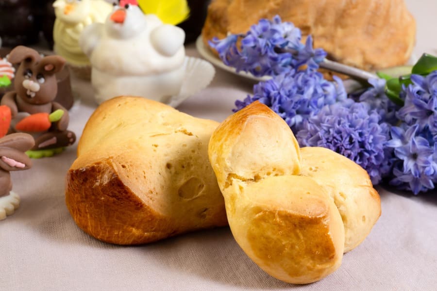 In der Wiener Konditorei froemmel's gibt es flaumige Osterpinzen für Ihr Osterfrühstück zum Vorbestellen.